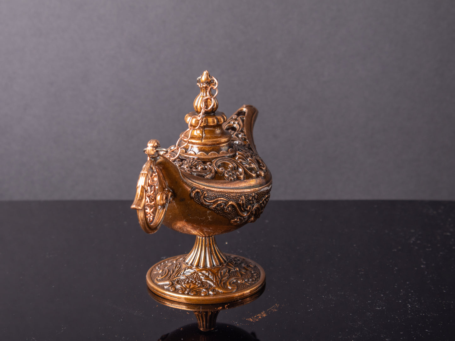 Aladdin Magic Lamp – Authentic Oriental Zinc Alloy Decorative Piece & Incense Burner